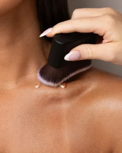 Brushworks No. 24 Blending Face & Body Brush