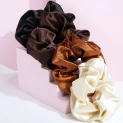 Brushworks Nude Satin Scrunchies 4 st