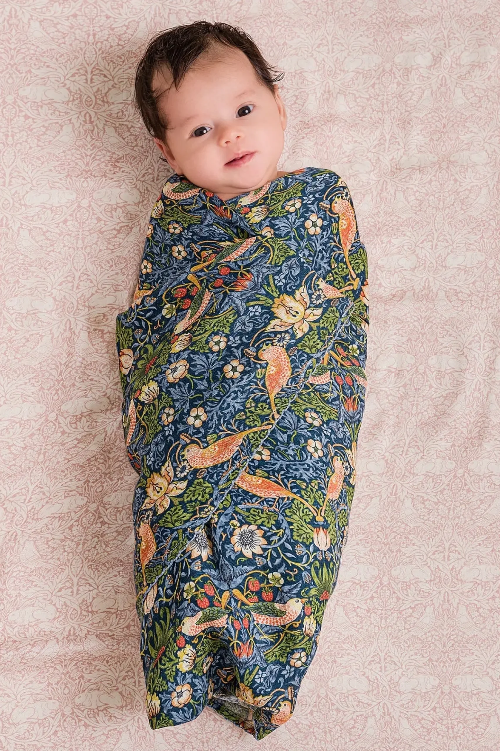 DockATot Swaddler Set, Brer Rabbit/Strawberry Thief (William Morris)