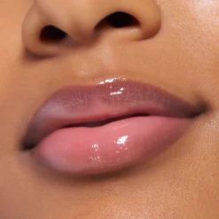 essence The Super Peptide Glossy Lip Treatment 07