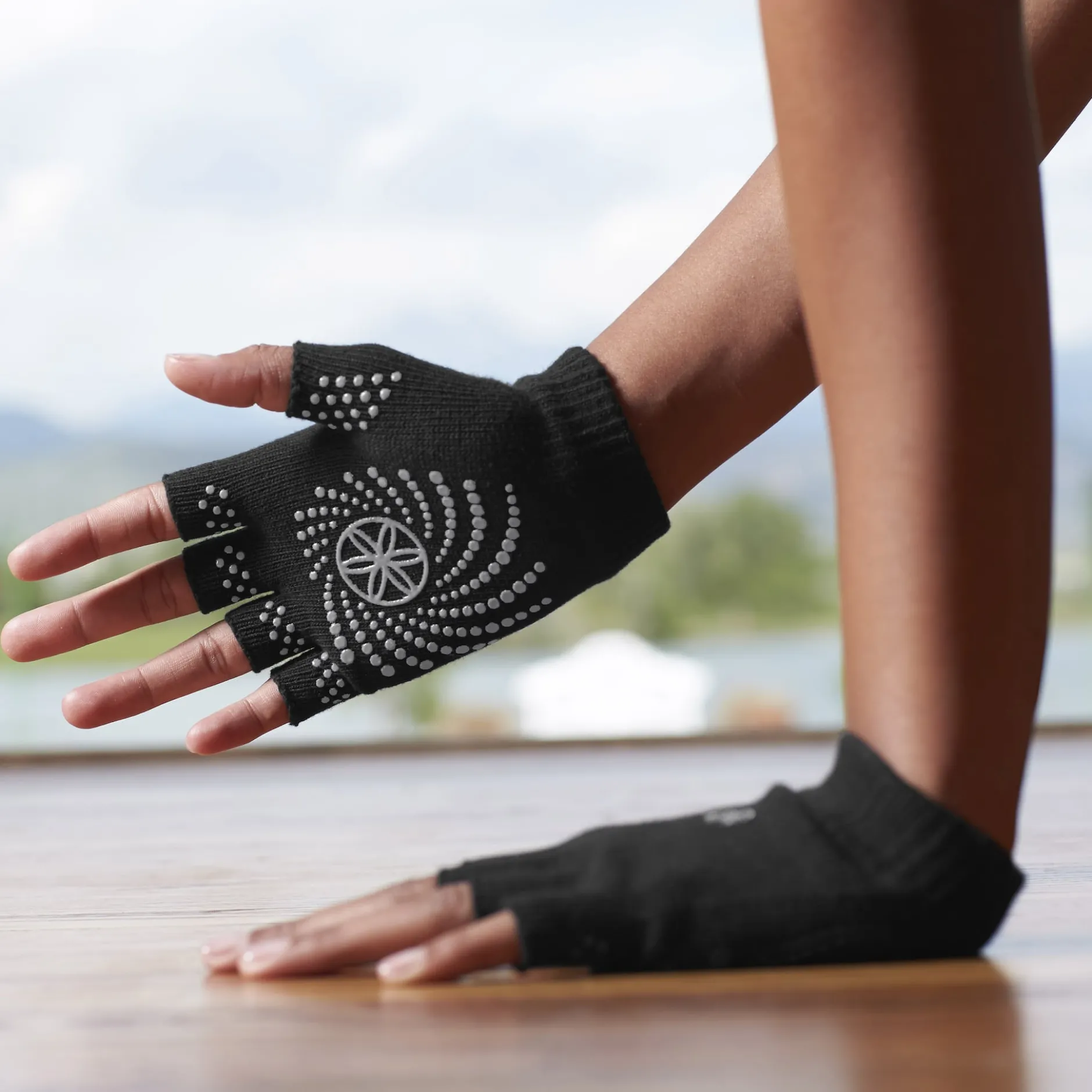 GAIAM Grippy Yoga Gloves