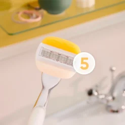 Gillette Venus Pro ComfortGlide Coconut & Olay Rakhyvel med 1 st rakblad & duschhållare