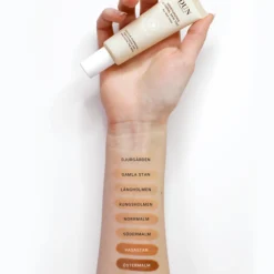 IDUN Minerals Moisturizing Mineral Skin Tint SPF30 Östermalm Deep 27 ml
