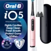 Oral-B iO5 Eltandborste Rosa 1 Tandborsthuvud, Resefodral & Hållare till borsthuvud 1 st