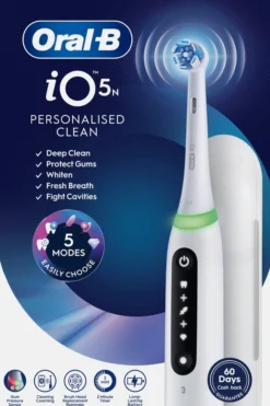 Oral-B iO5 Eltandborste Vit 1 Tandborsthuvud, Resefodral & Hållare till borsthuvud 1 st