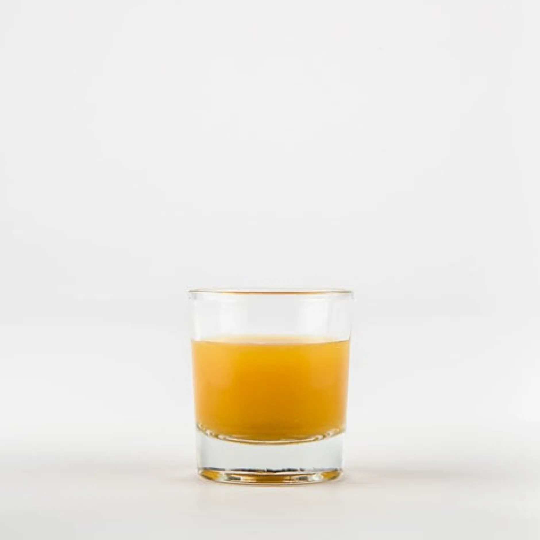 Renée Voltaire Raw Äppelcidervinägerdryck - Gurkmeja, Ingefära & Chili 500 ml EKO