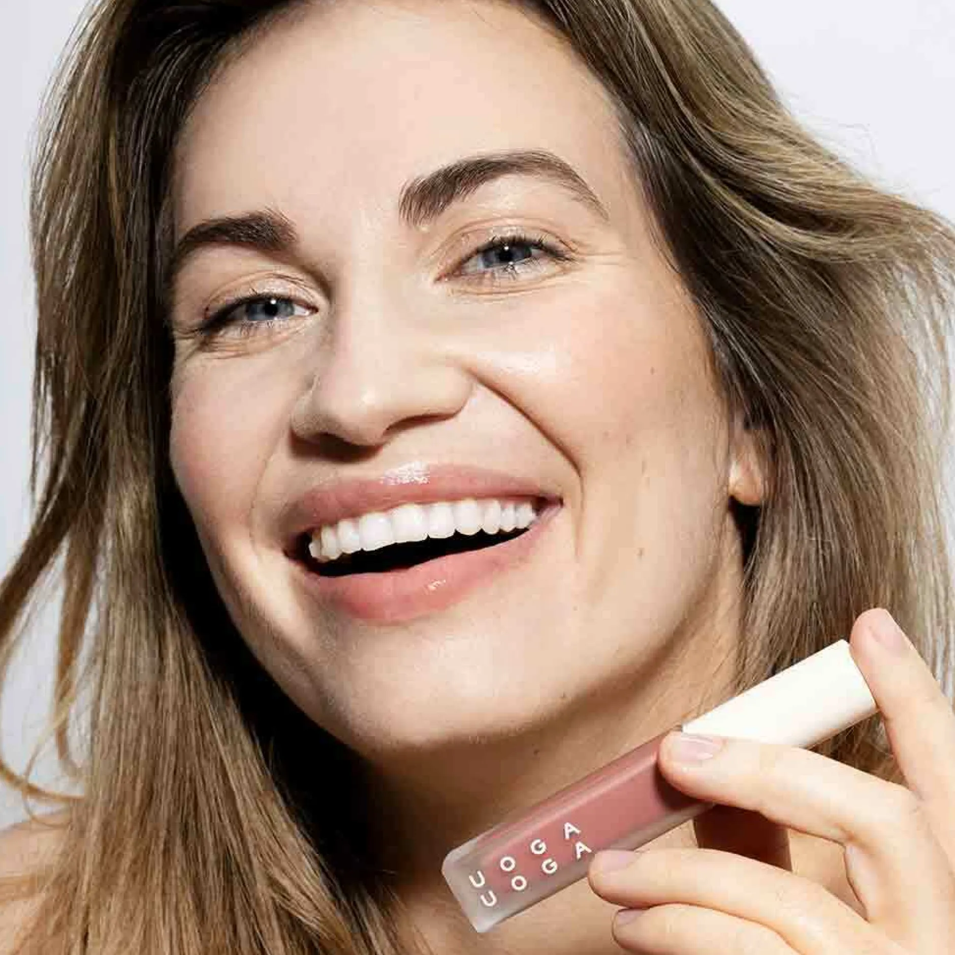 Uoga Uoga Nourishing Lip Gloss, Foxberry 5 ml